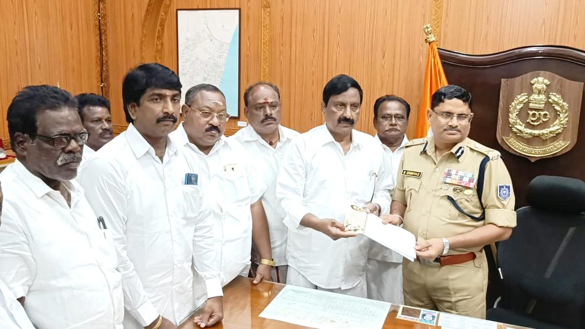 AIADMK Submits Memorandum To Puducherry DGP On Fire Accident At Pharma ...